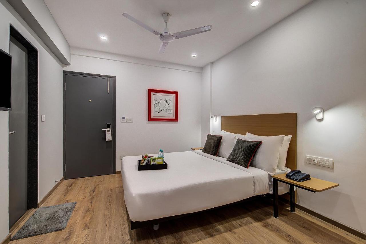 Hotel Unicontinental ムンバイ エクステリア 写真