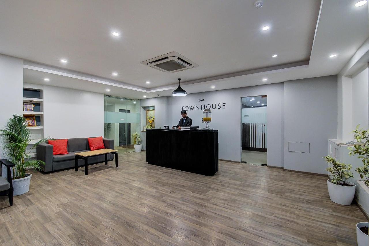 Hotel Unicontinental ムンバイ エクステリア 写真