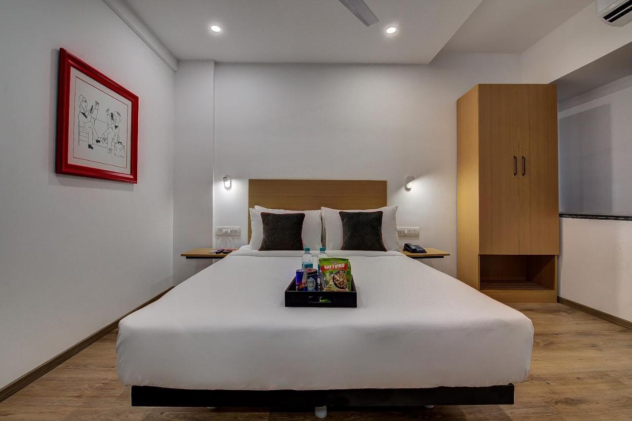 Hotel Unicontinental ムンバイ エクステリア 写真