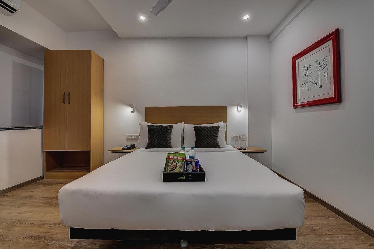 Hotel Unicontinental ムンバイ エクステリア 写真