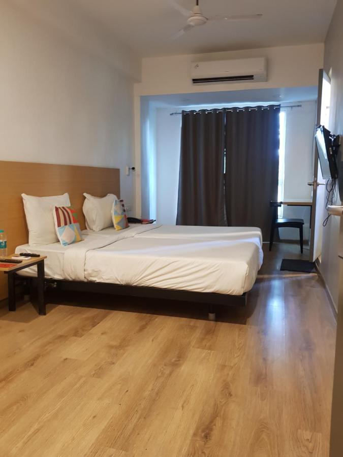 Hotel Unicontinental ムンバイ エクステリア 写真